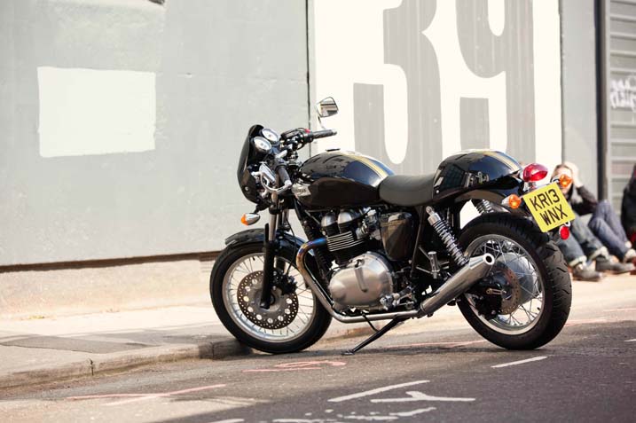 Thruxton_MY14_Gallery_Shot_130605-8854(or_similar)[1].jpg