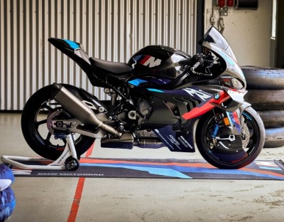 ThenewBMWM1000RR7.jpg