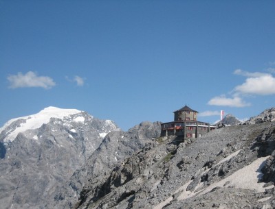 04. Tibet Hütte mit Ortler.jpg
